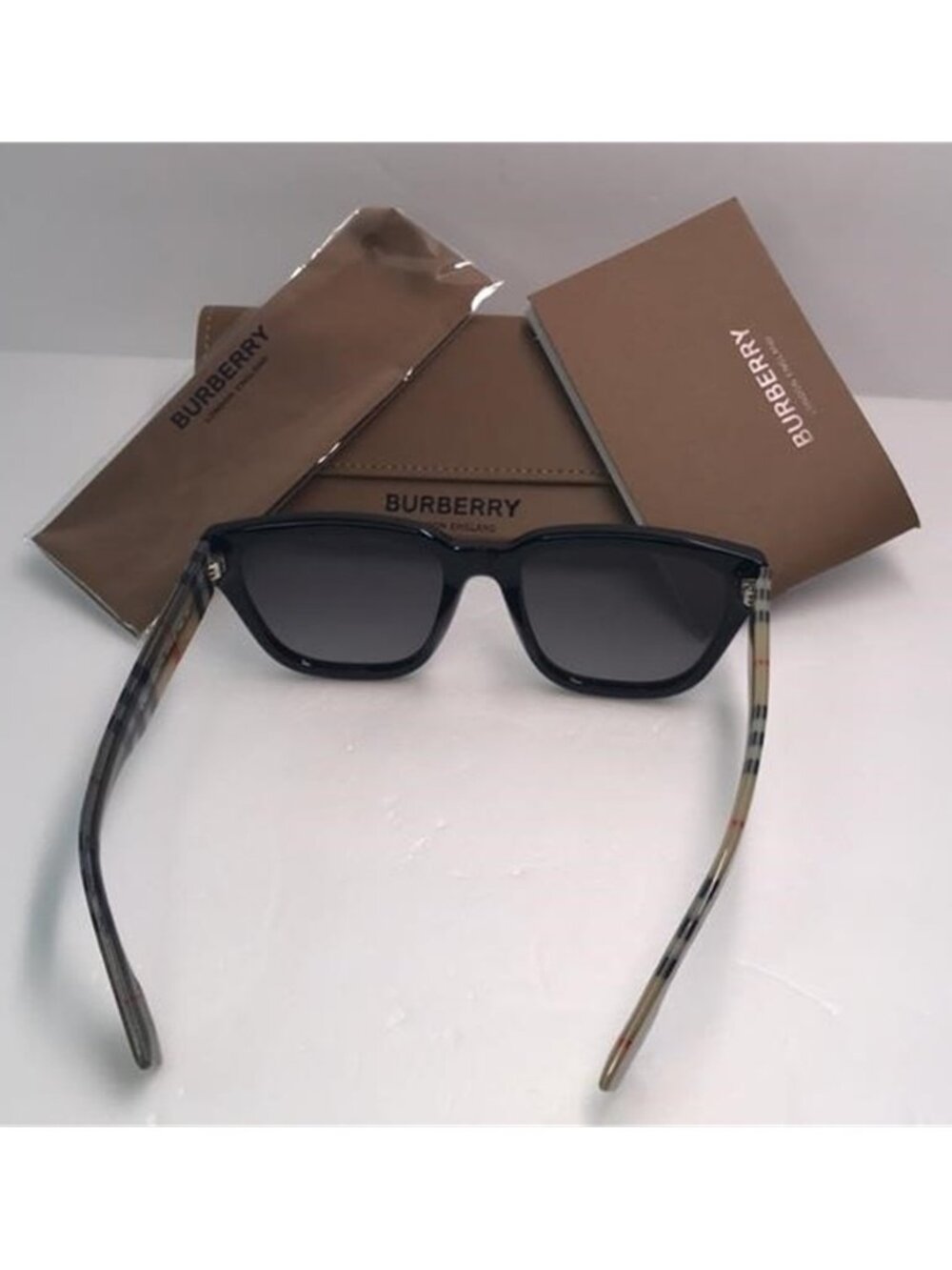 New Authentic Burberry Mammoth Grey Shaded Polarized Sunglasses BE4277 3757T3 - Picture 9 of 12